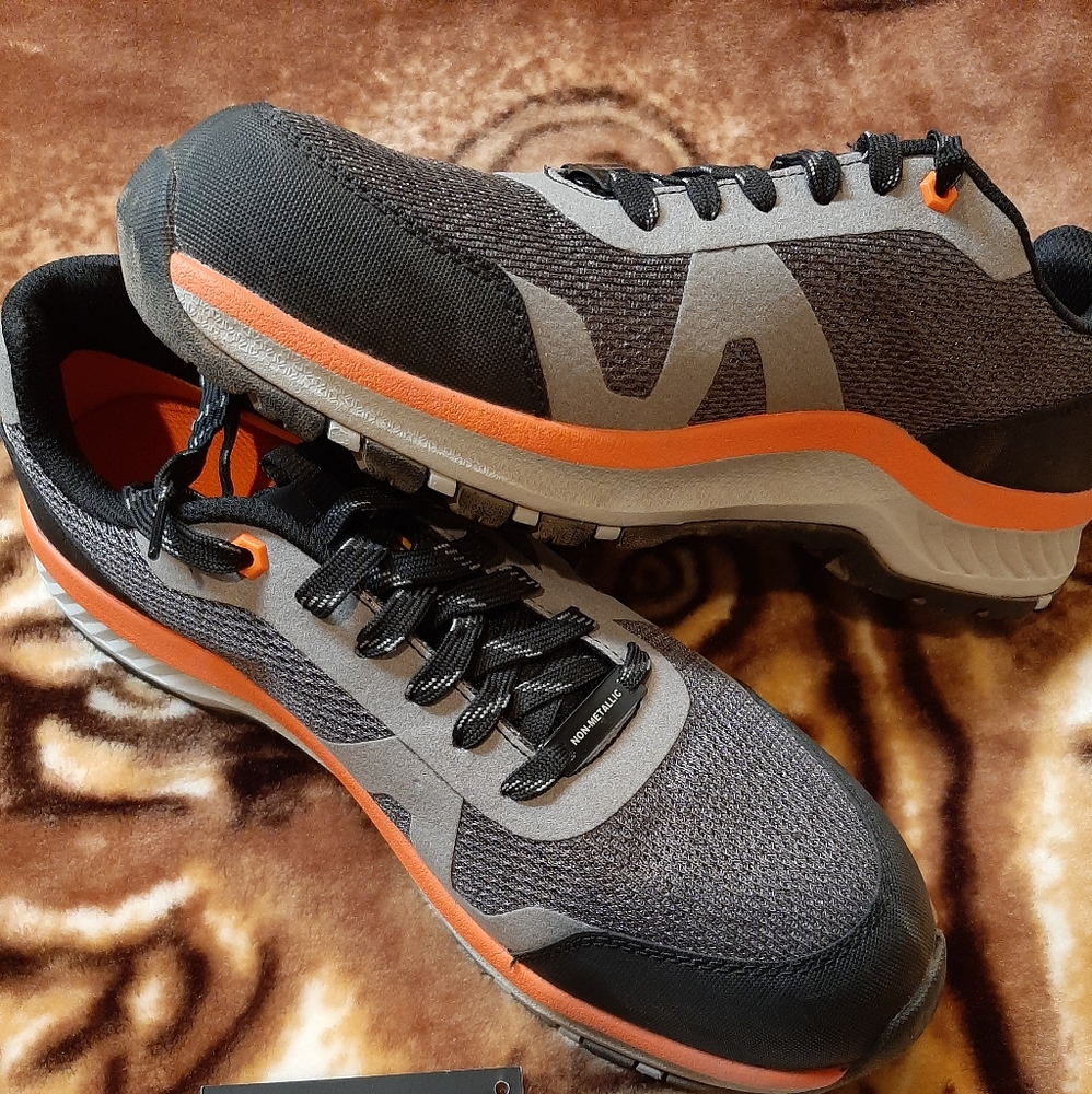 Men's Caterpillar shoes, reinforced toe